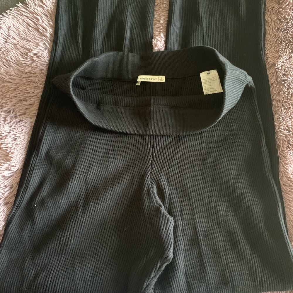 Abercrombie & Fitch sweater pants